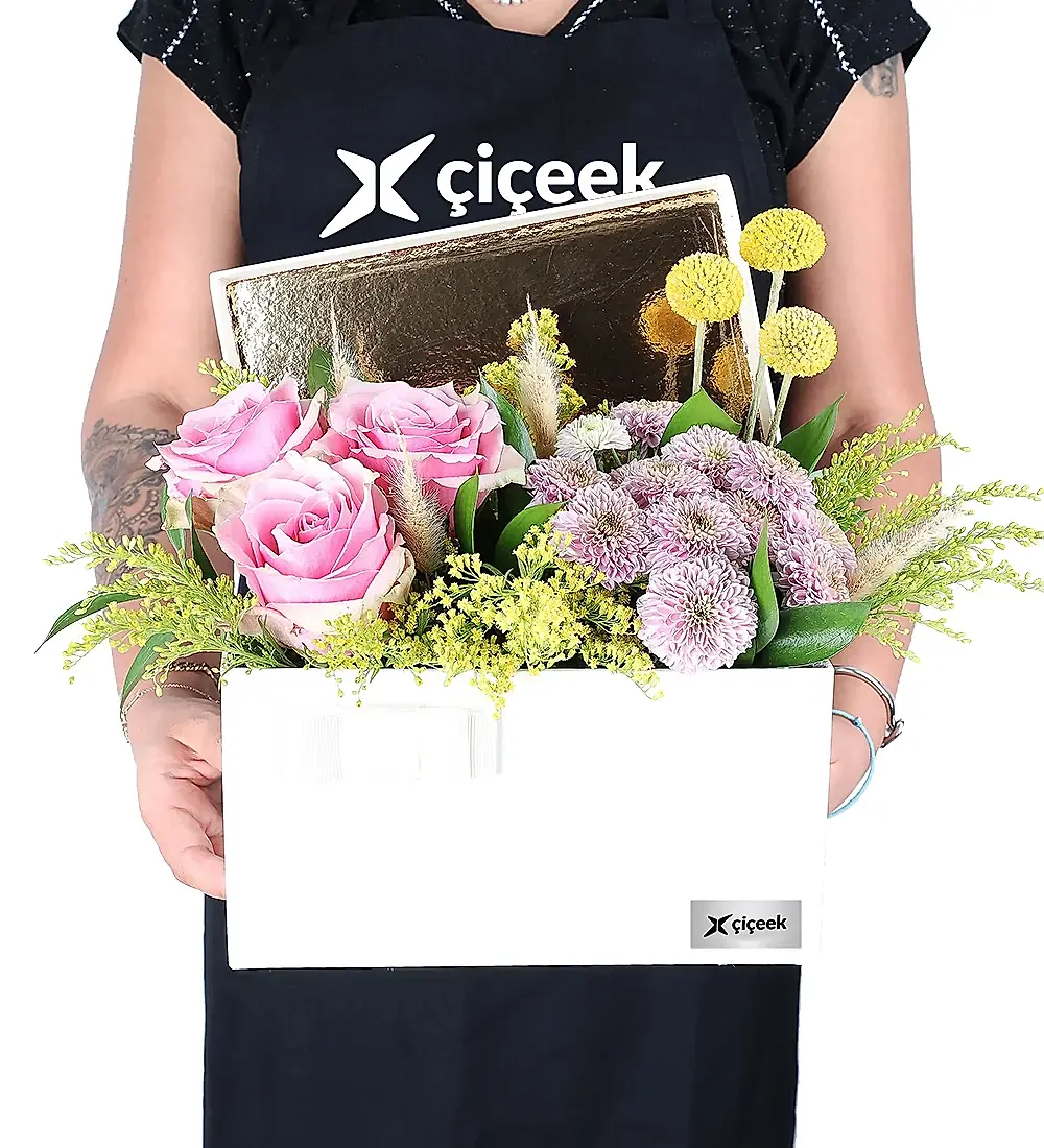 Krem Kutuda Pembe Gül Ve Pembe Papatya Aranjmanı Xl